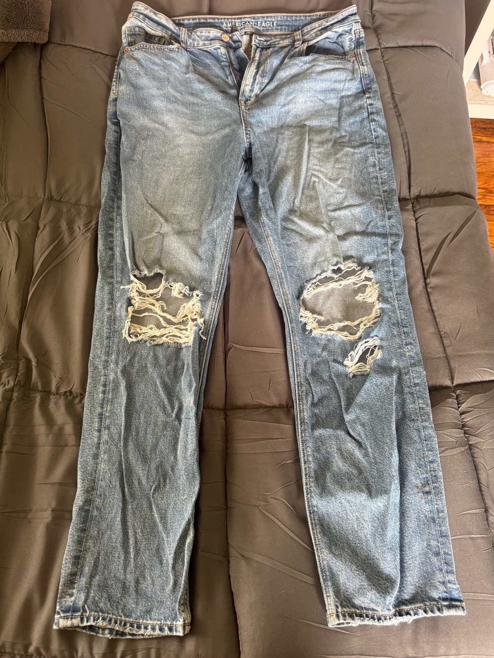 American Eagle Mom Jeans